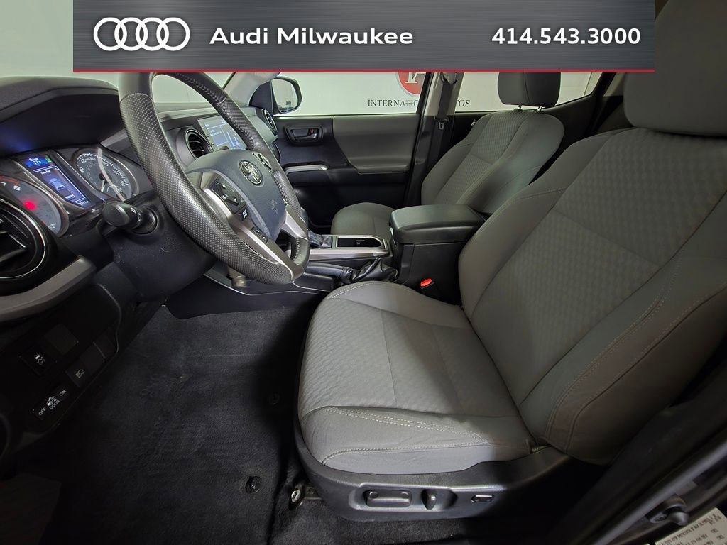 Used 2020 Toyota Tacoma SR5 AWD/4WD image 14