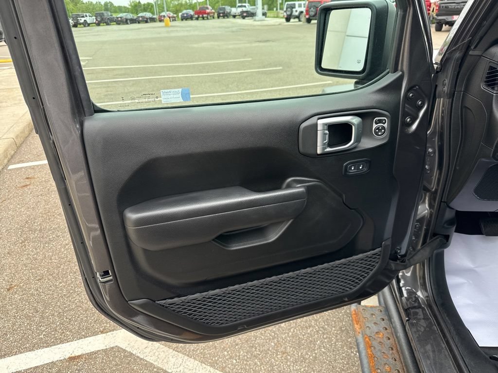 Used 2024 Jeep Wrangler Unlimited Sport AWD/4WD image 10