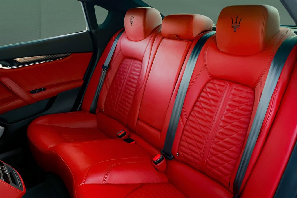 Used 2022 Maserati Quattroporte Modena image 18