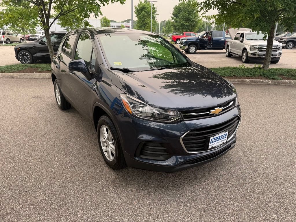 Used 2019 Chevrolet Trax LS w/ Tint and Cruise Package AWD/4WD image 7
