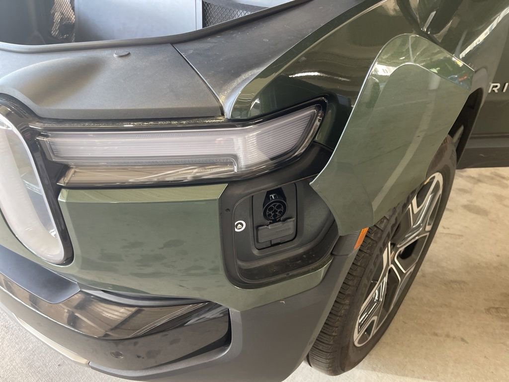 Used 2025 Rivian R1S Adventure image 24