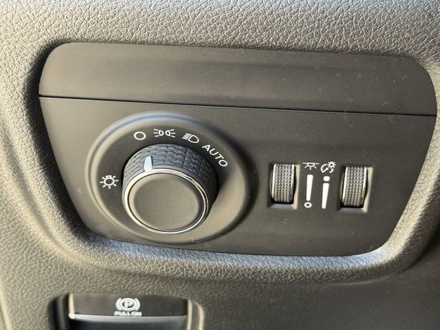 Used 2021 Jeep Grand Cherokee L Laredo AWD/4WD image 25