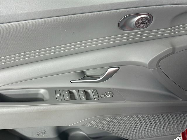 Used 2022 Hyundai Elantra SEL w/ Convenience Package FWD image 23