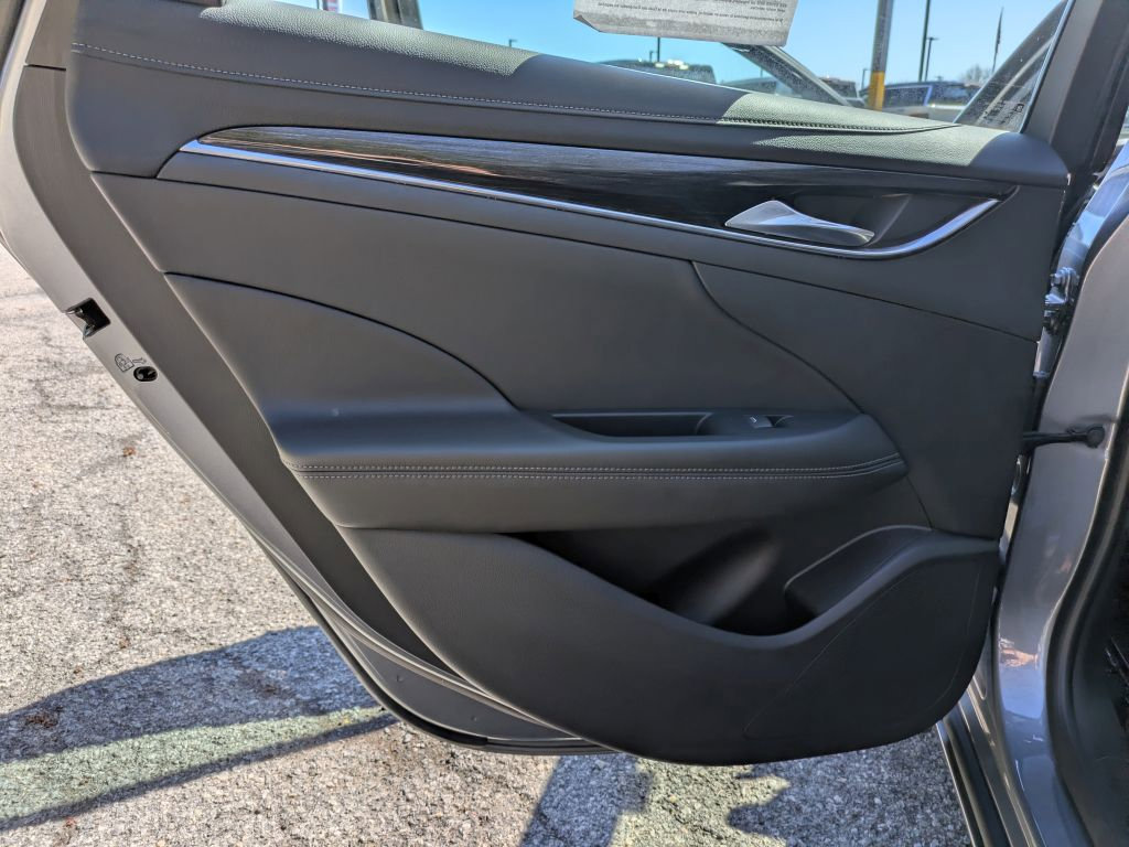 Used 2018 Buick LaCrosse Premium w/ Driver Confidence Package #2 AWD/4WD image 28