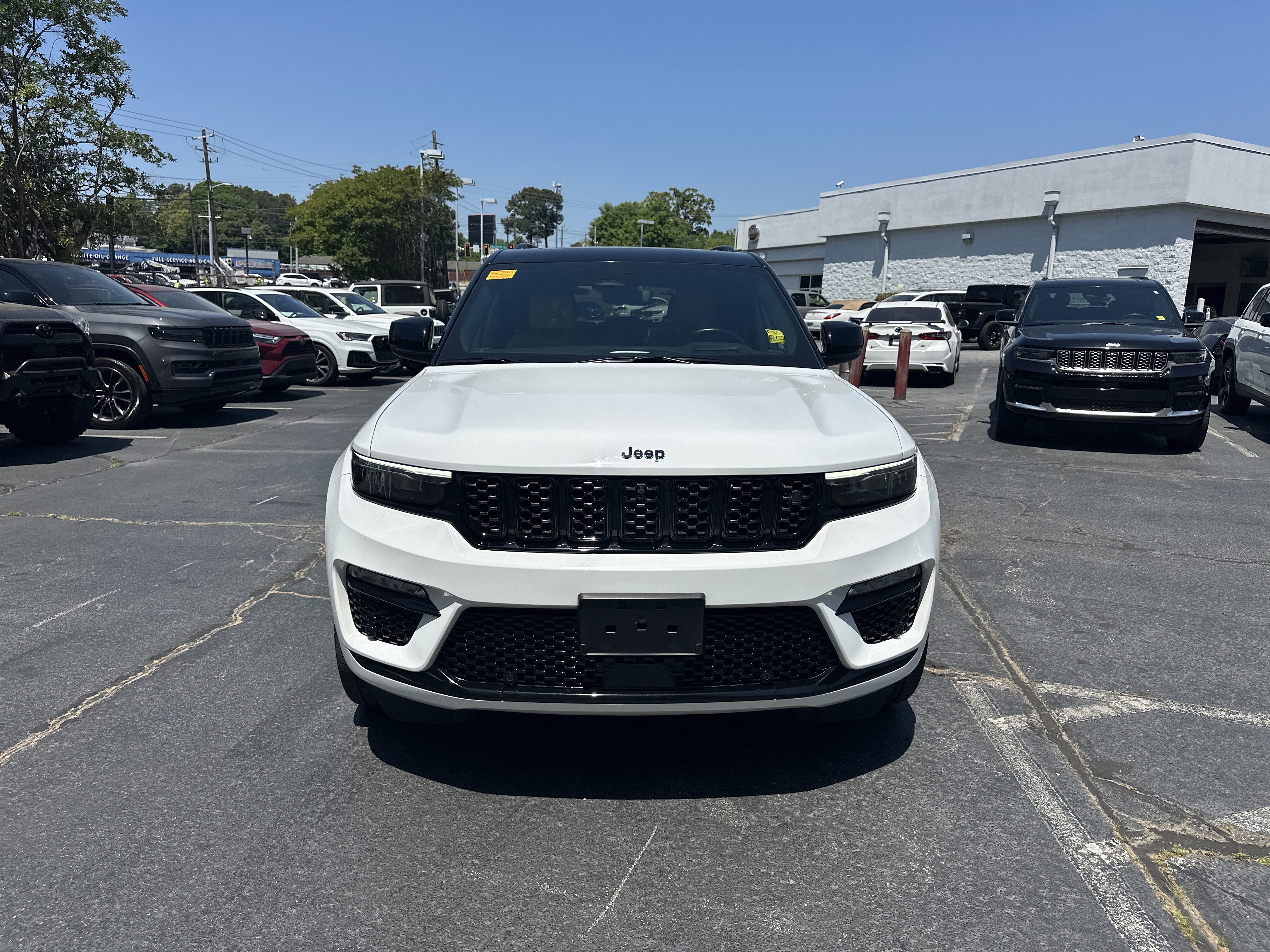 Used 2023 Jeep Grand Cherokee Summit w/ Advanced Protech Group IV AWD/4WD image 4