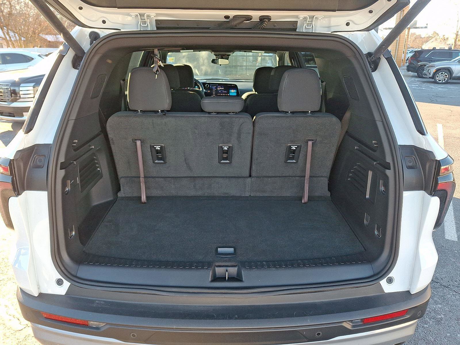 Used 2024 Chevrolet Traverse LT w/ LPO, Floor Liner Package image 28