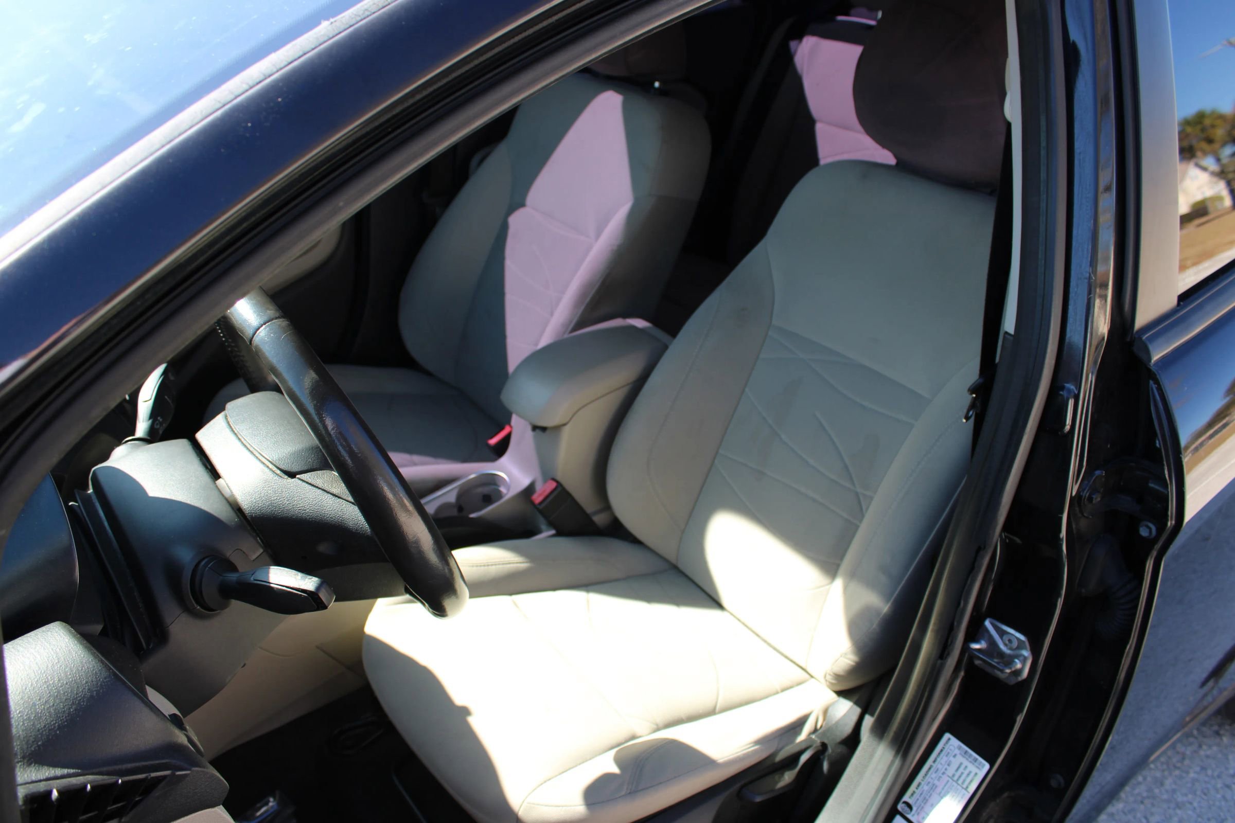 Used 2015 Ford Fiesta SE image 7