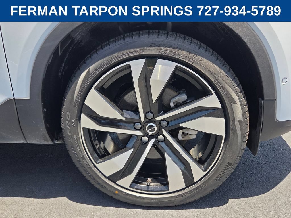 Certified 2024 Volvo XC40 B5 Plus w/ Protection Package Premier AWD/4WD image 11