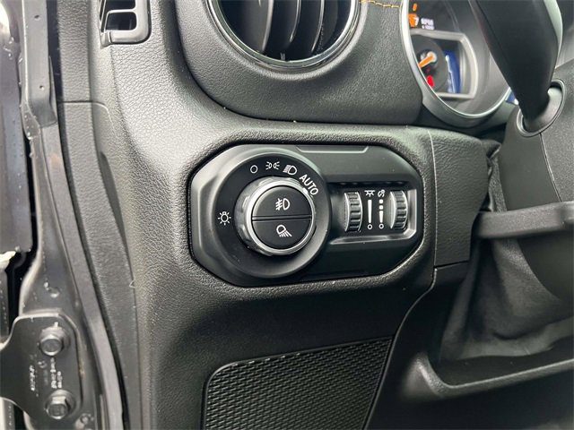 Used 2021 Jeep Gladiator Overland image 14