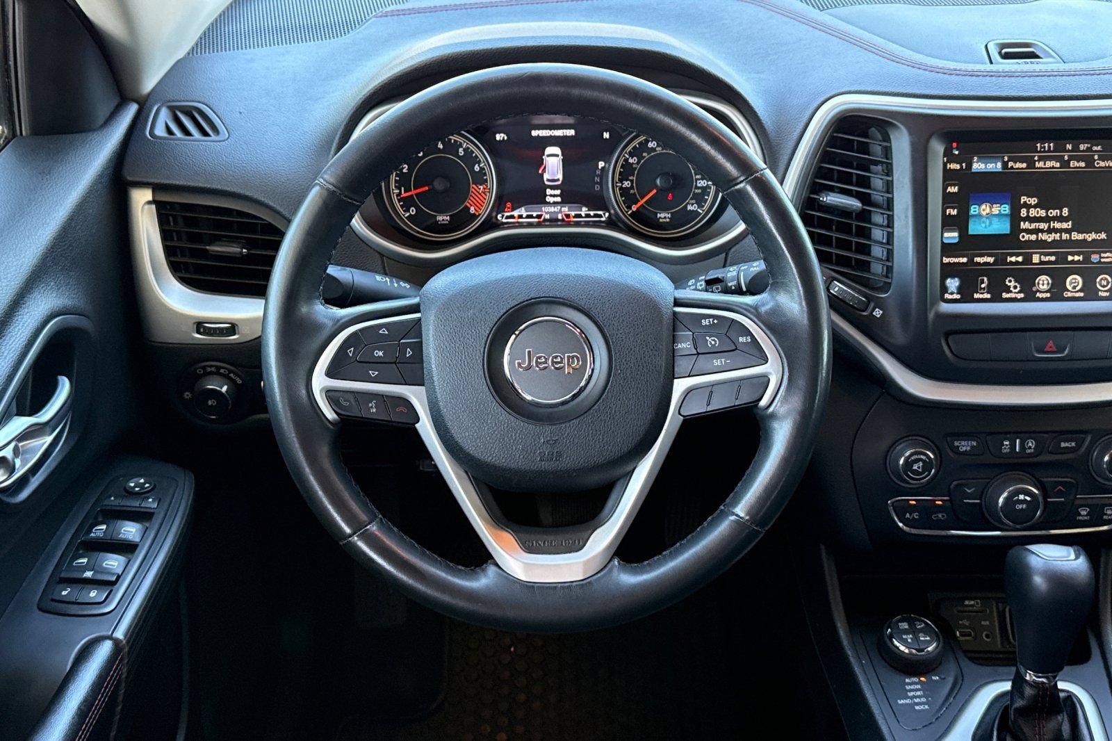 Used 2015 Jeep Cherokee Trailhawk AWD/4WD image 21