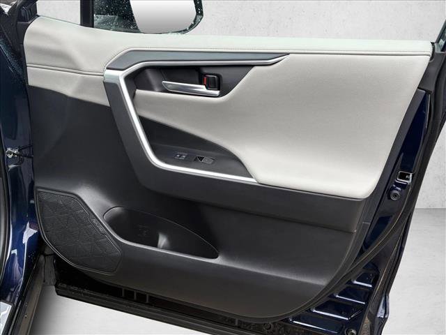 Used 2025 Toyota RAV4 Limited image 30