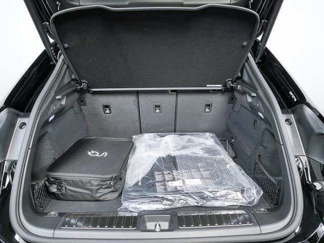 New 2026 Porsche Macan Electric image 30