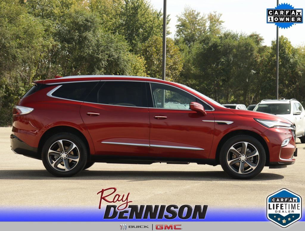 Used 2022 Buick Enclave Essence w/ Sport Touring Edition image 8