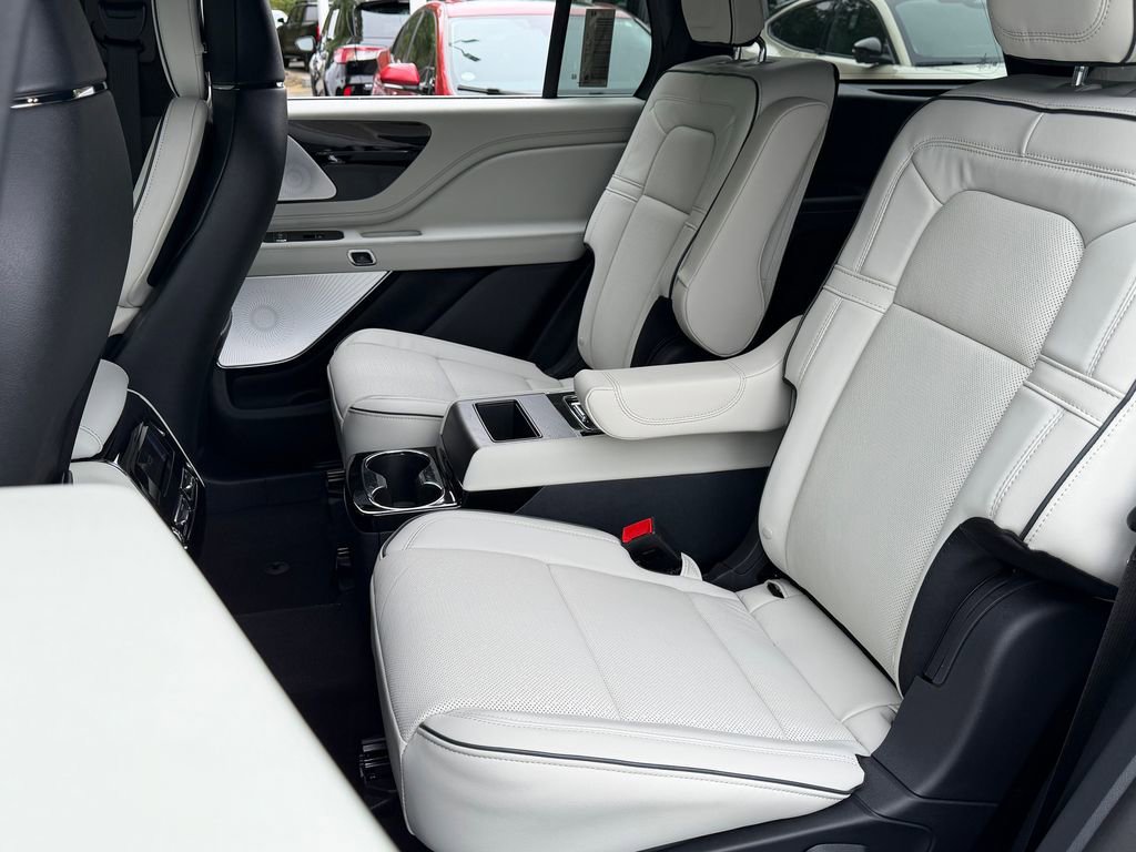 New 2026 Lincoln Aviator Black Label w/ Dynamic Handling Package AWD/4WD image 15