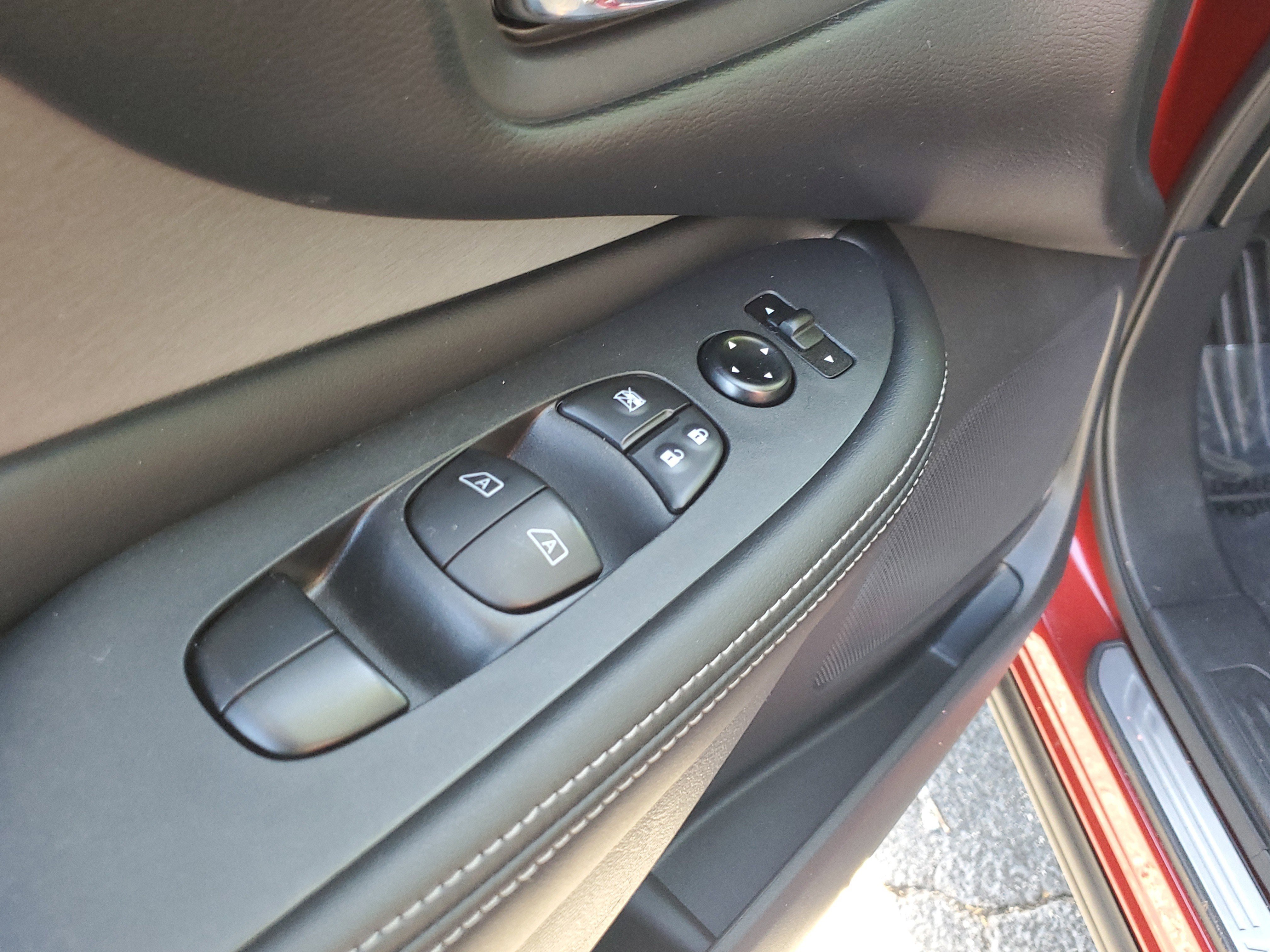 Used 2024 Nissan Murano SV image 18