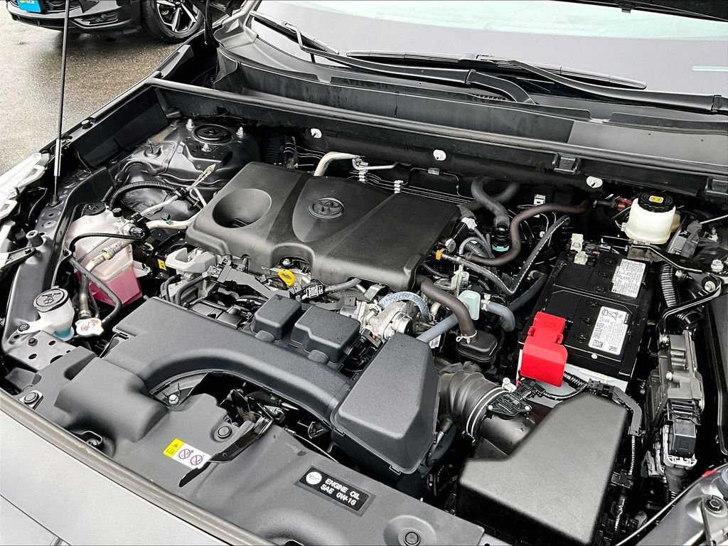 Used 2025 Toyota RAV4 XLE AWD/4WD image 35