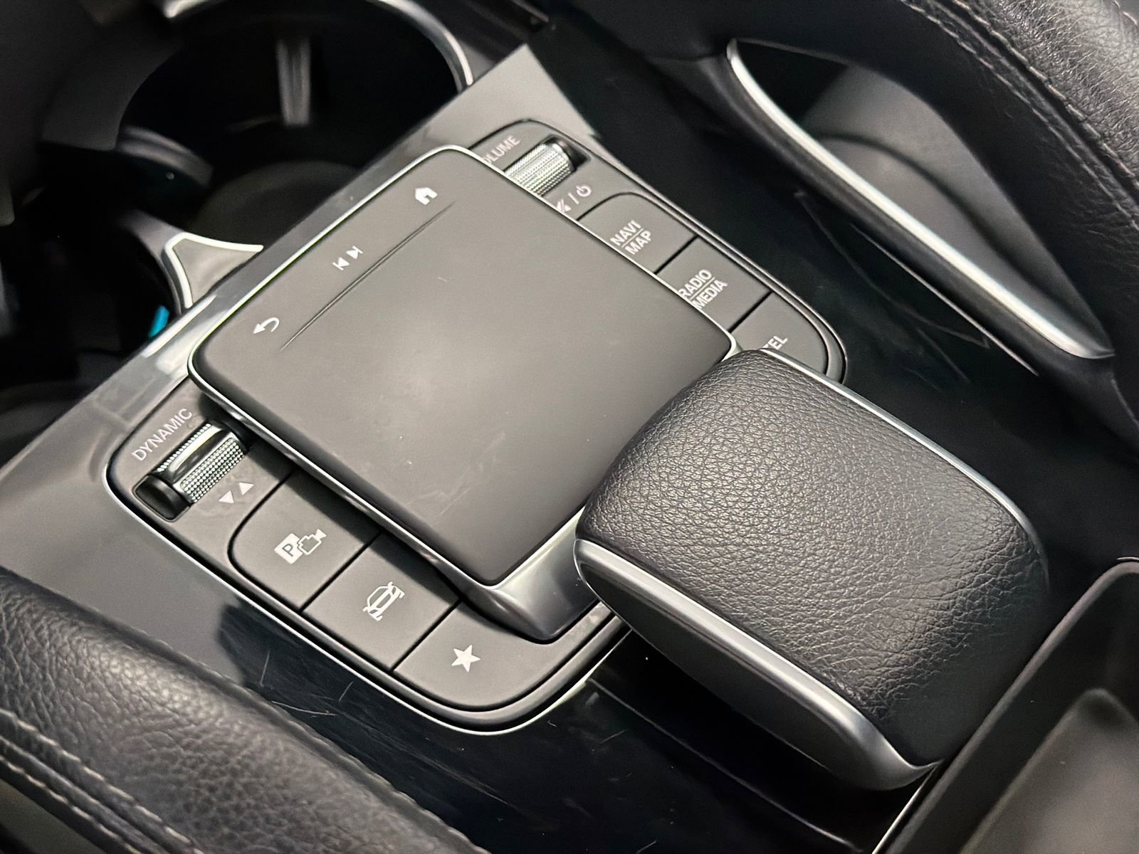 Used 2024 Mercedes-Benz GLE 450e 4MATIC image 32