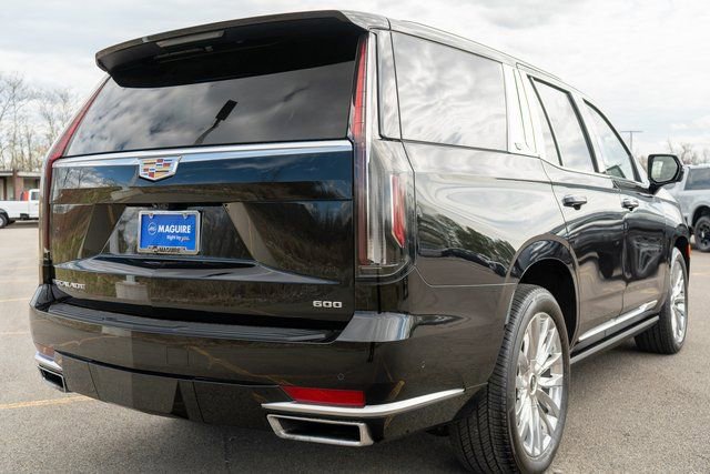 Used 2024 Cadillac Escalade Premium Luxury w/ Performance Package image 6