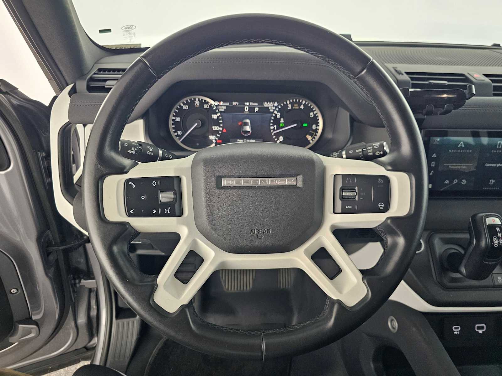 Used 2023 Land Rover Defender 110 SE image 22