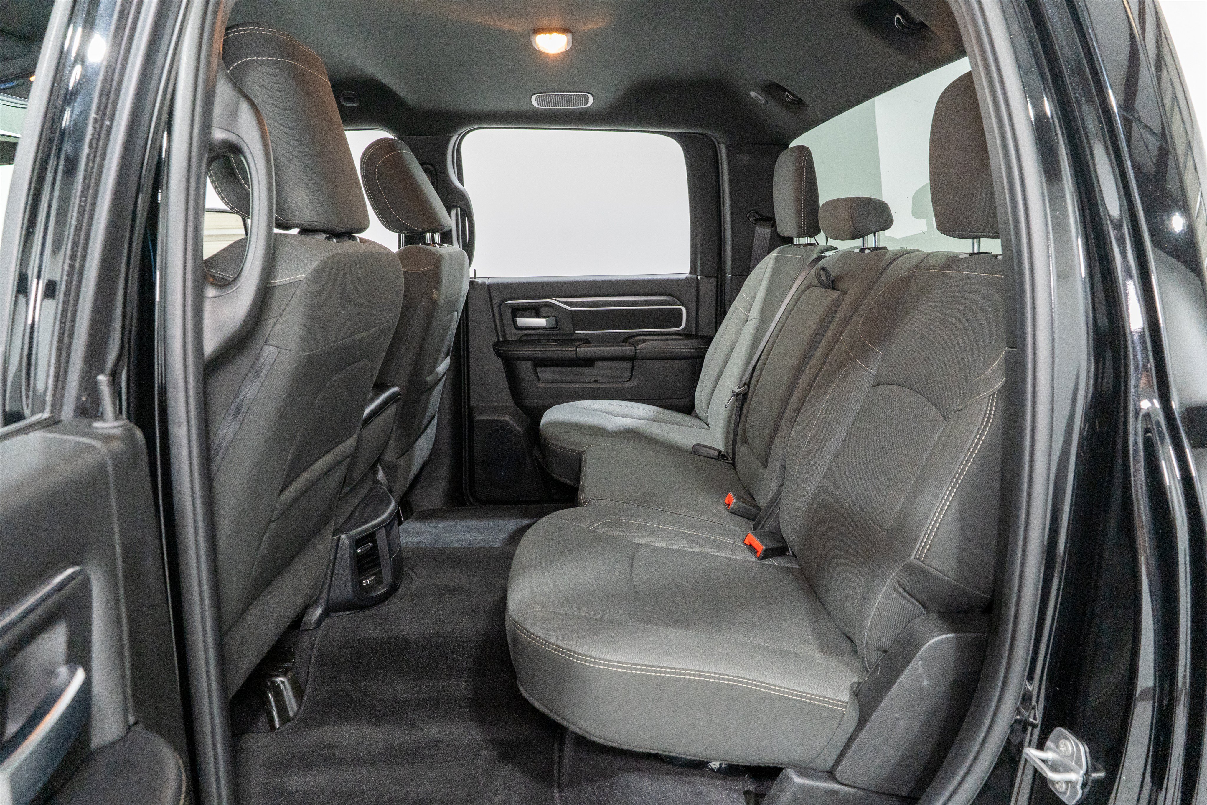 Used 2024 RAM 2500 Big Horn w/ Night Edition AWD/4WD image 28