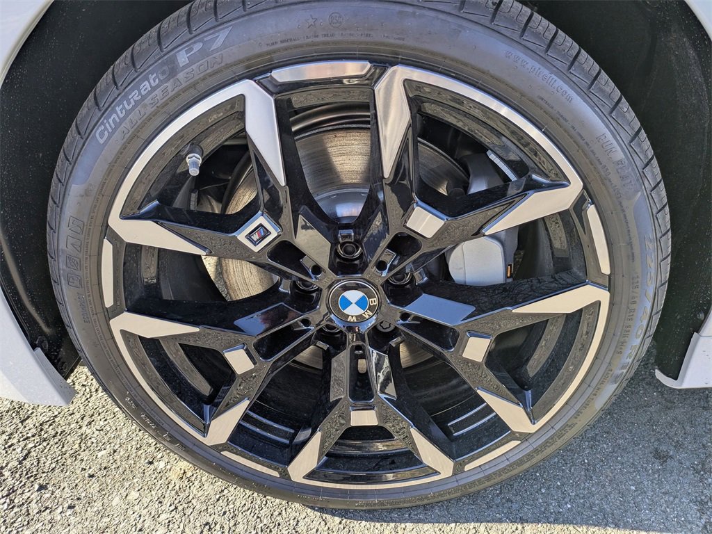 New 2026 BMW 330i xDrive Sedan w/ M Sport Package image 9