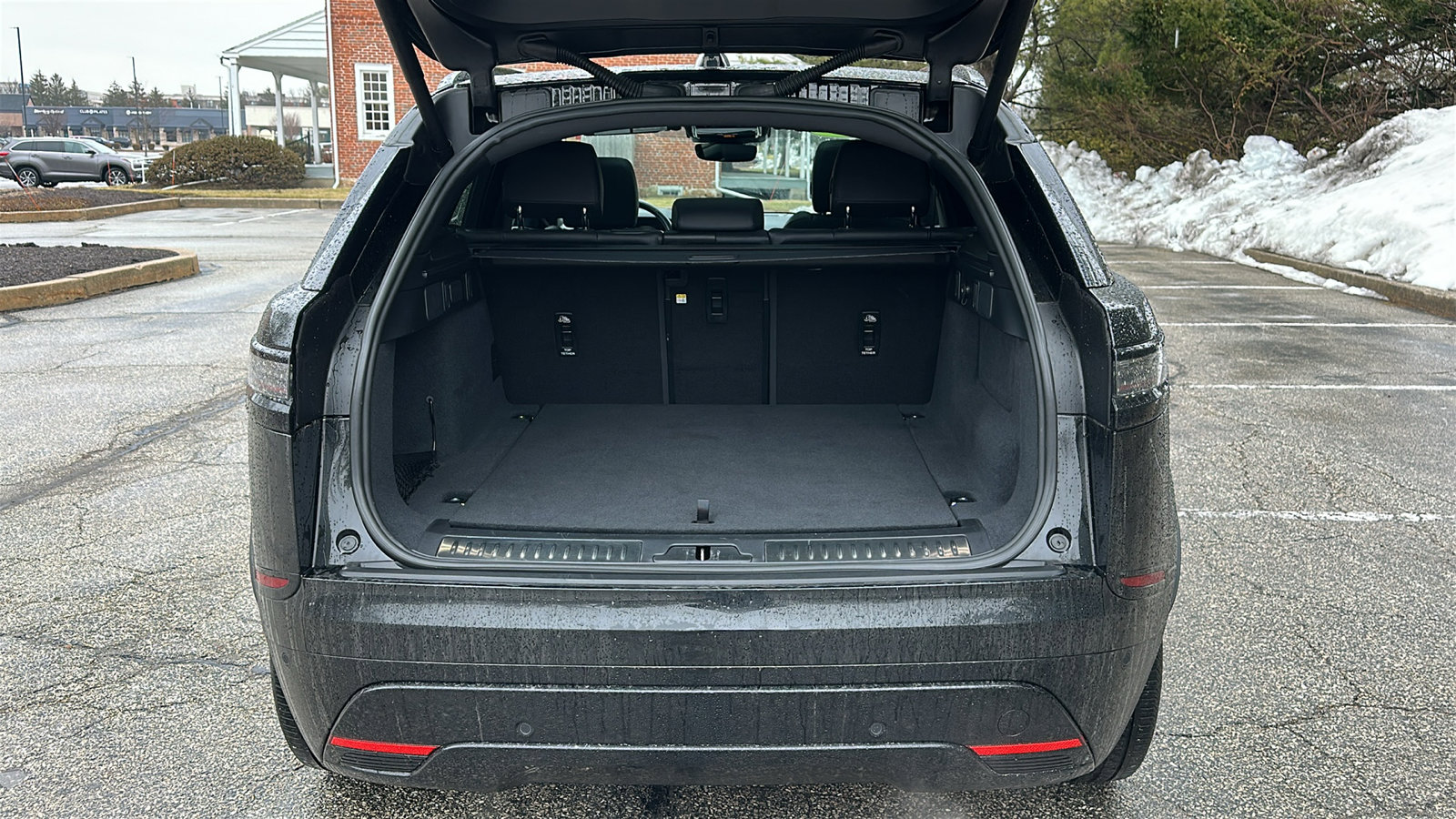 Used 2025 Land Rover Range Rover Velar Dynamic SE image 6