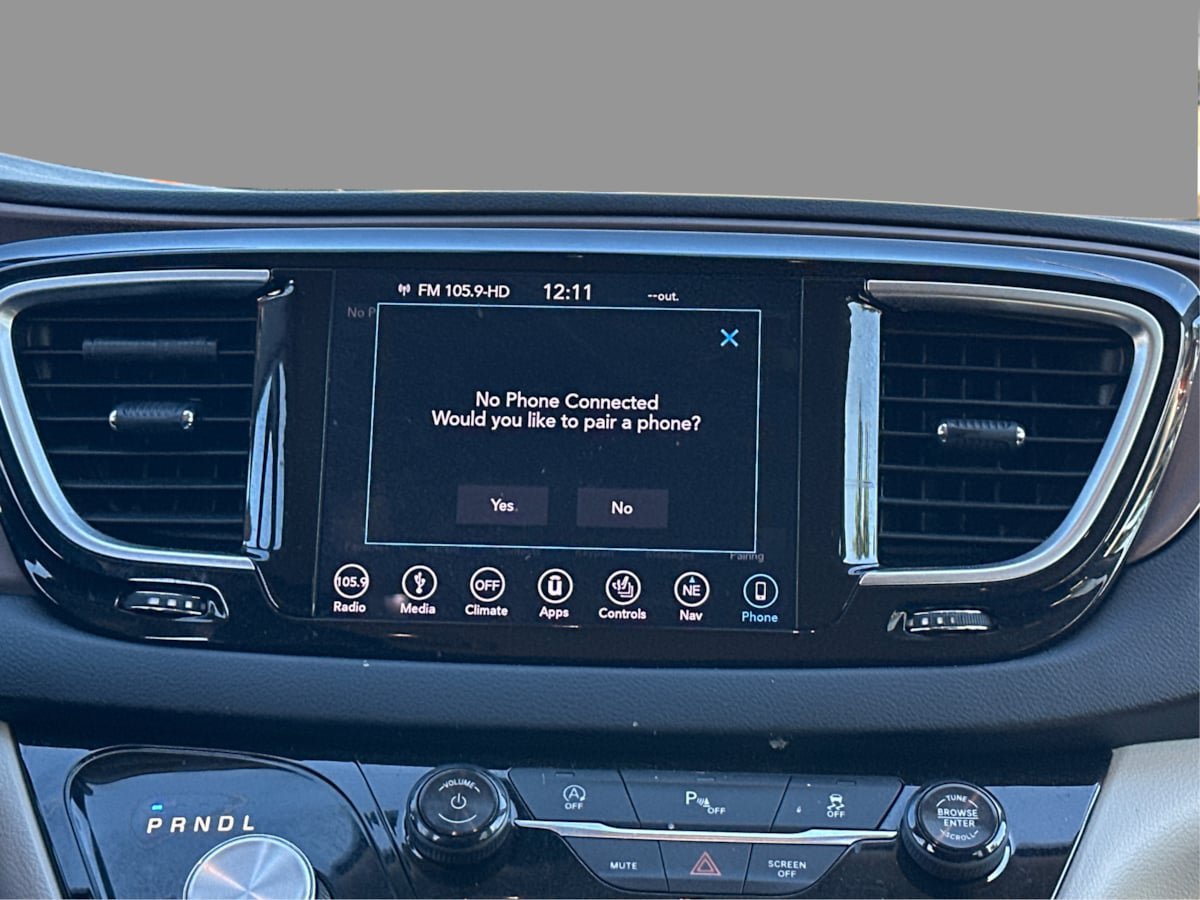 Used 2018 Chrysler Pacifica Touring-L Plus FWD image 38