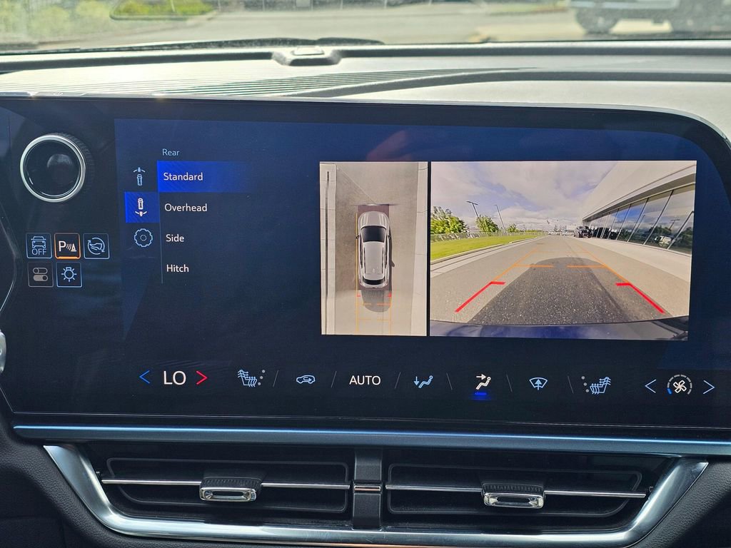 Used 2025 Chevrolet Equinox EV LT w/ Convenience Package FWD image 28