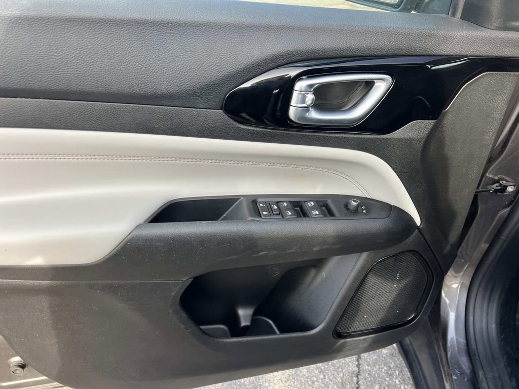 Used 2022 Jeep Compass Limited image 12