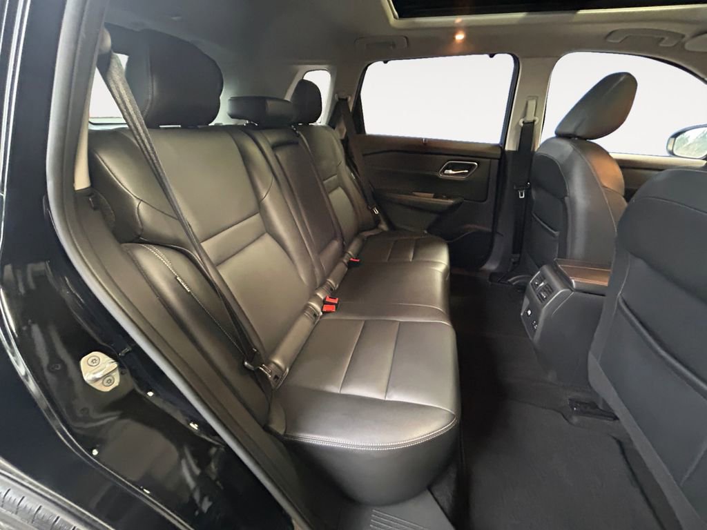 Used 2021 Nissan Rogue SL w/ Premium Package image 11