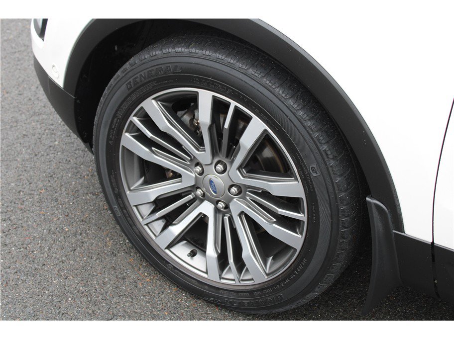 Used 2017 Ford Explorer Platinum image 34