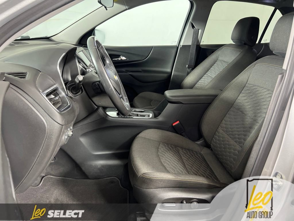 Used 2020 Chevrolet Equinox LT w/ Driver Convenience Package FWD image 4