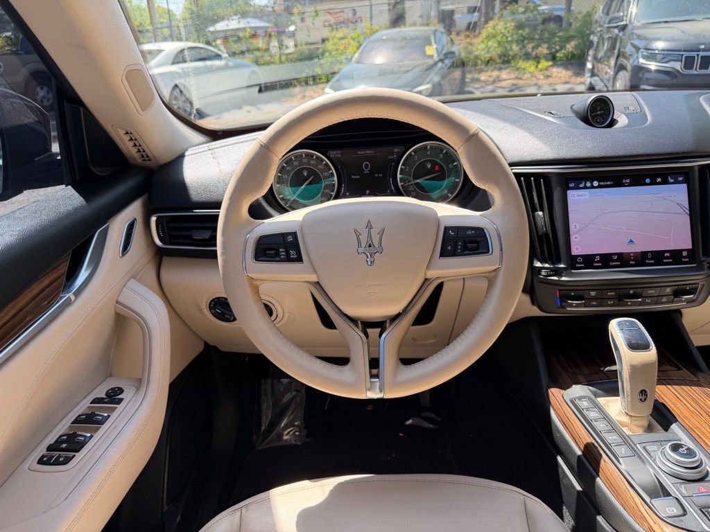 Used 2022 Maserati Levante GT AWD/4WD image 28