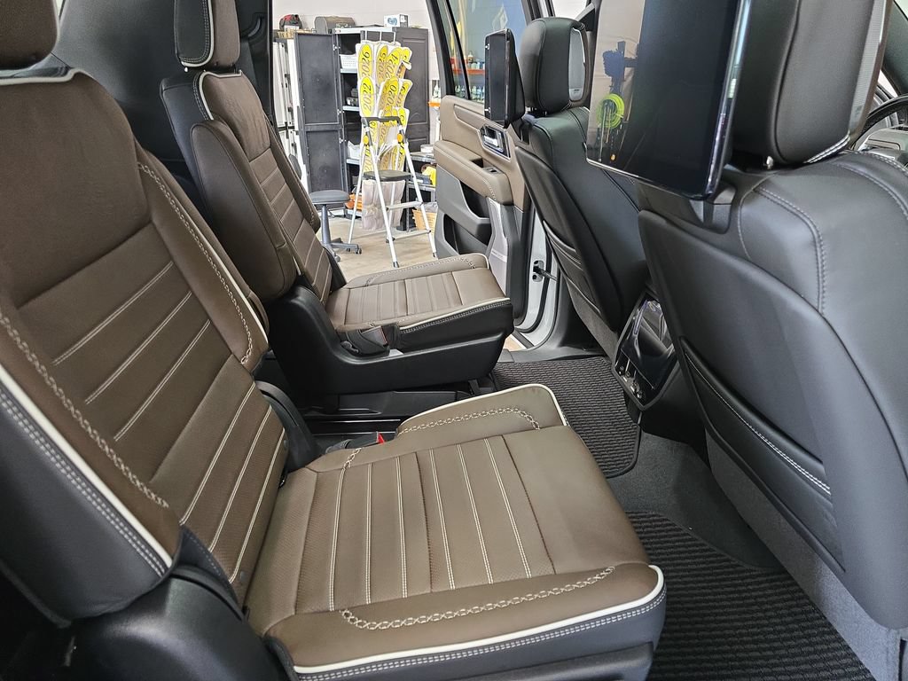 New 2026 GMC Yukon XL Denali Ultimate AWD/4WD image 11