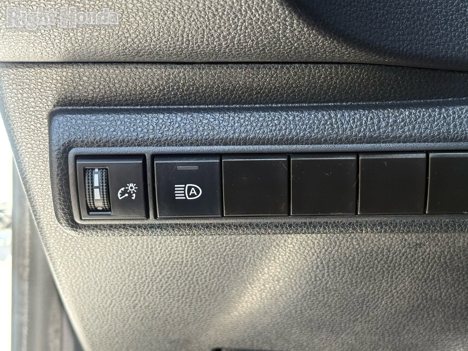 Used 2024 Toyota Corolla LE FWD image 15