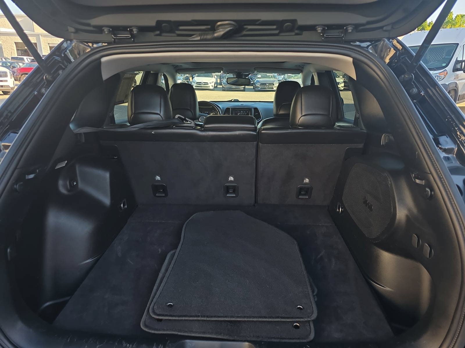 Used 2021 Jeep Cherokee Latitude Lux w/ Sun & Sound Group FWD image 13
