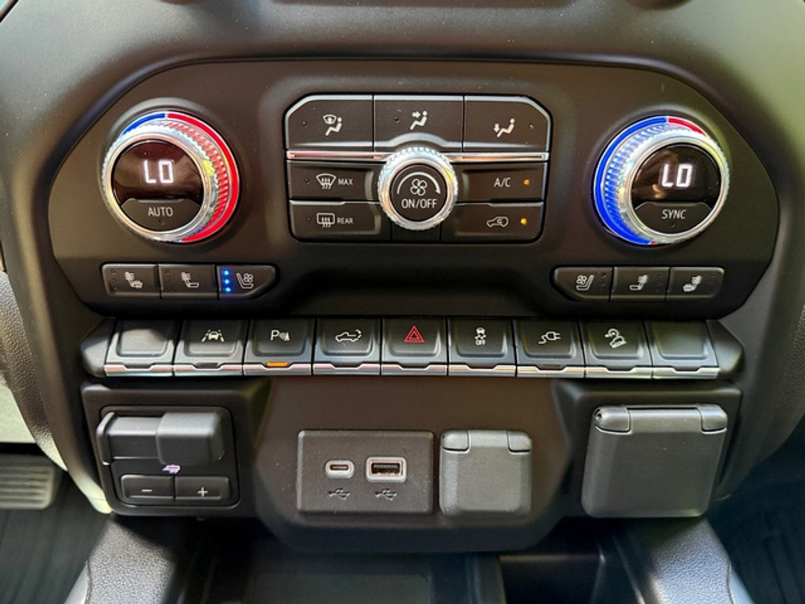 Used 2021 GMC Sierra 1500 Denali w/ Driver Alert Package II AWD/4WD image 26