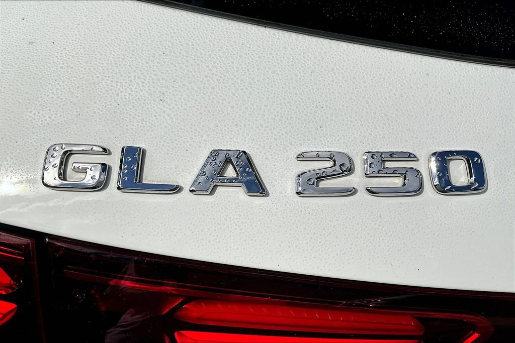 Certified 2025 Mercedes-Benz GLA 250 4MATIC image 33