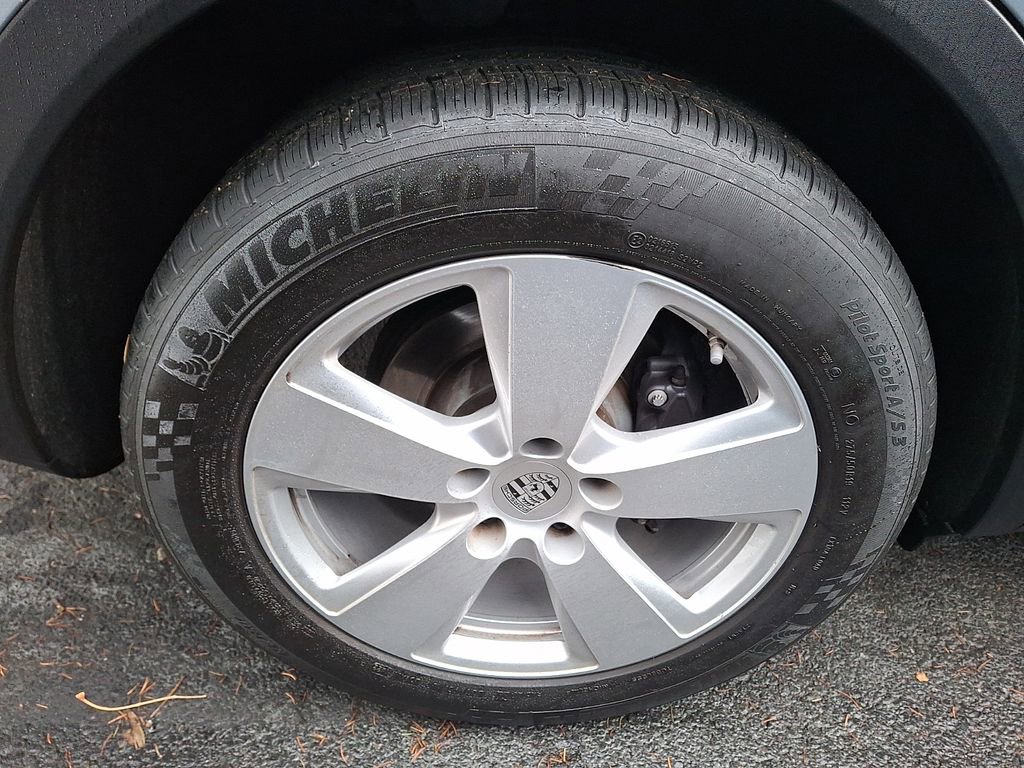 Used 2023 Porsche Cayenne w/ Premium Package image 6