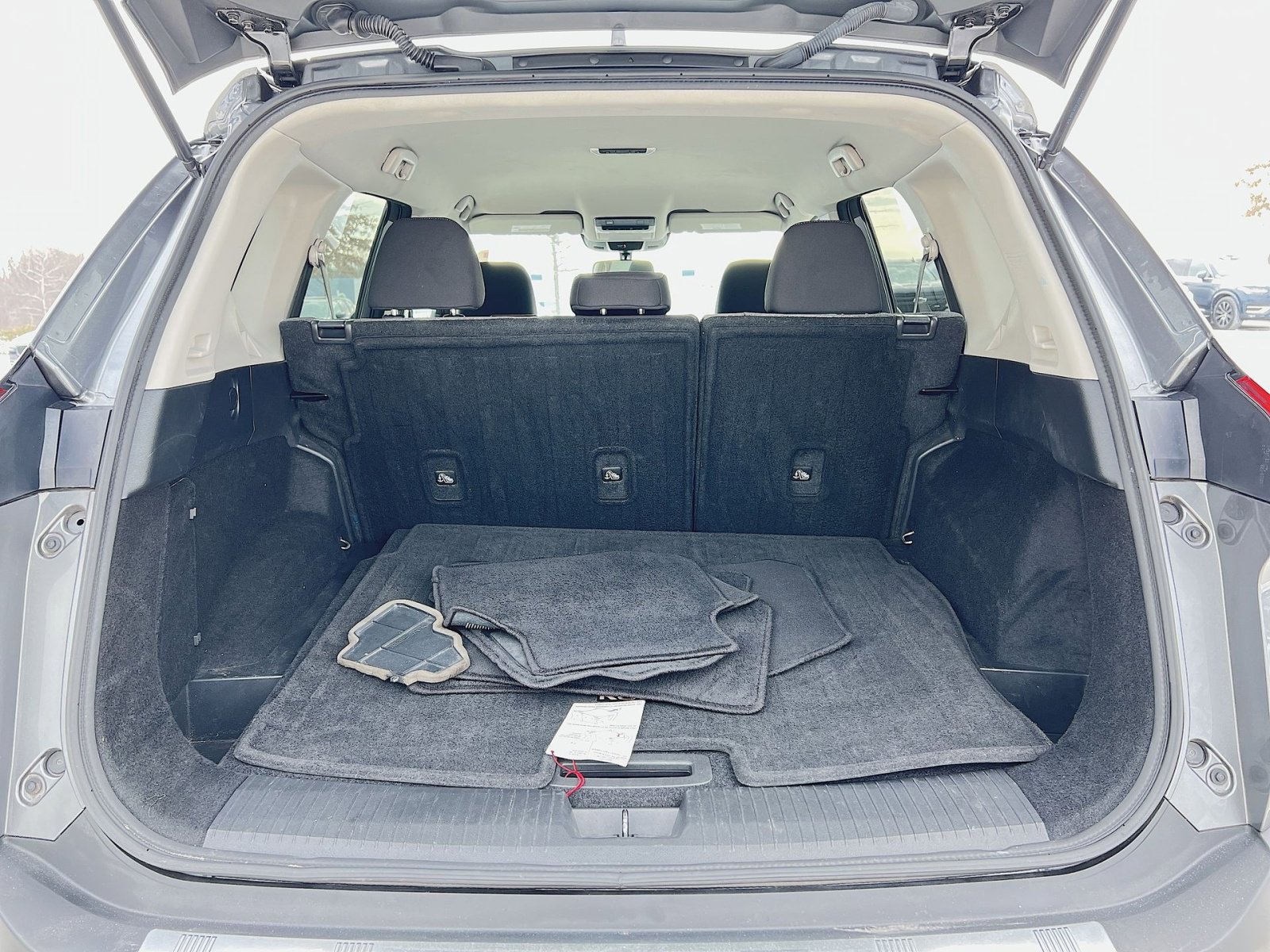 Used 2021 Nissan Rogue SV image 25