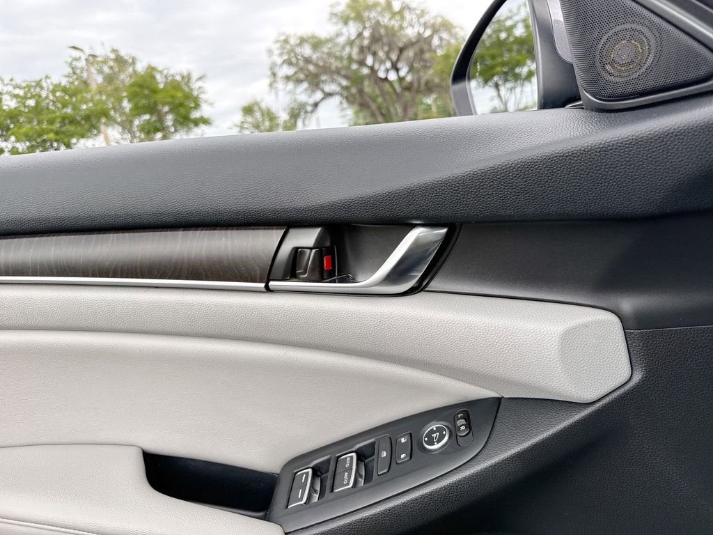 Used 2019 Honda Accord EX image 12