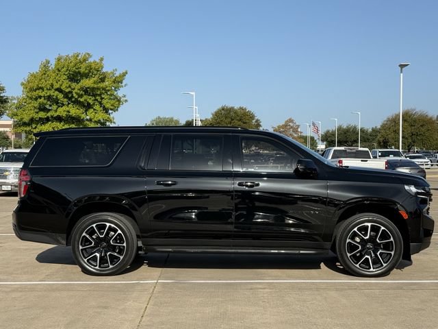 Used 2024 Chevrolet Suburban RST w/ Luxury Package RWD image 3