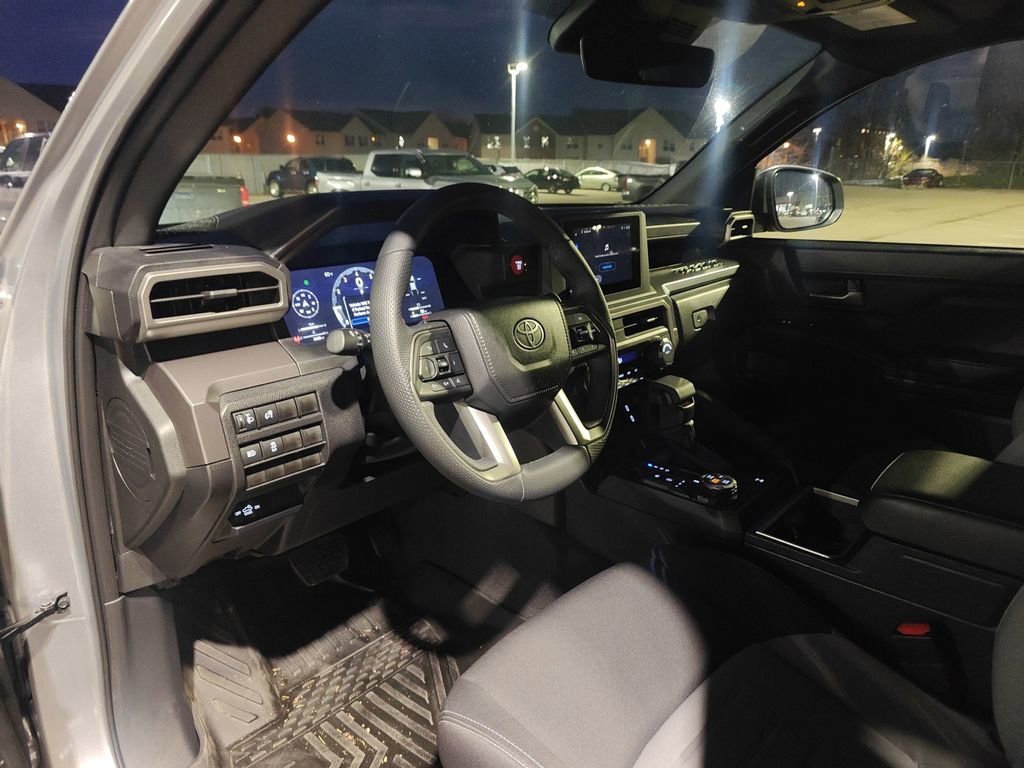 Used 2025 Toyota Tacoma TRD Off-Road image 8