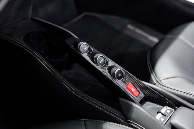 Used 2020 Ferrari F8 Tributo image 55