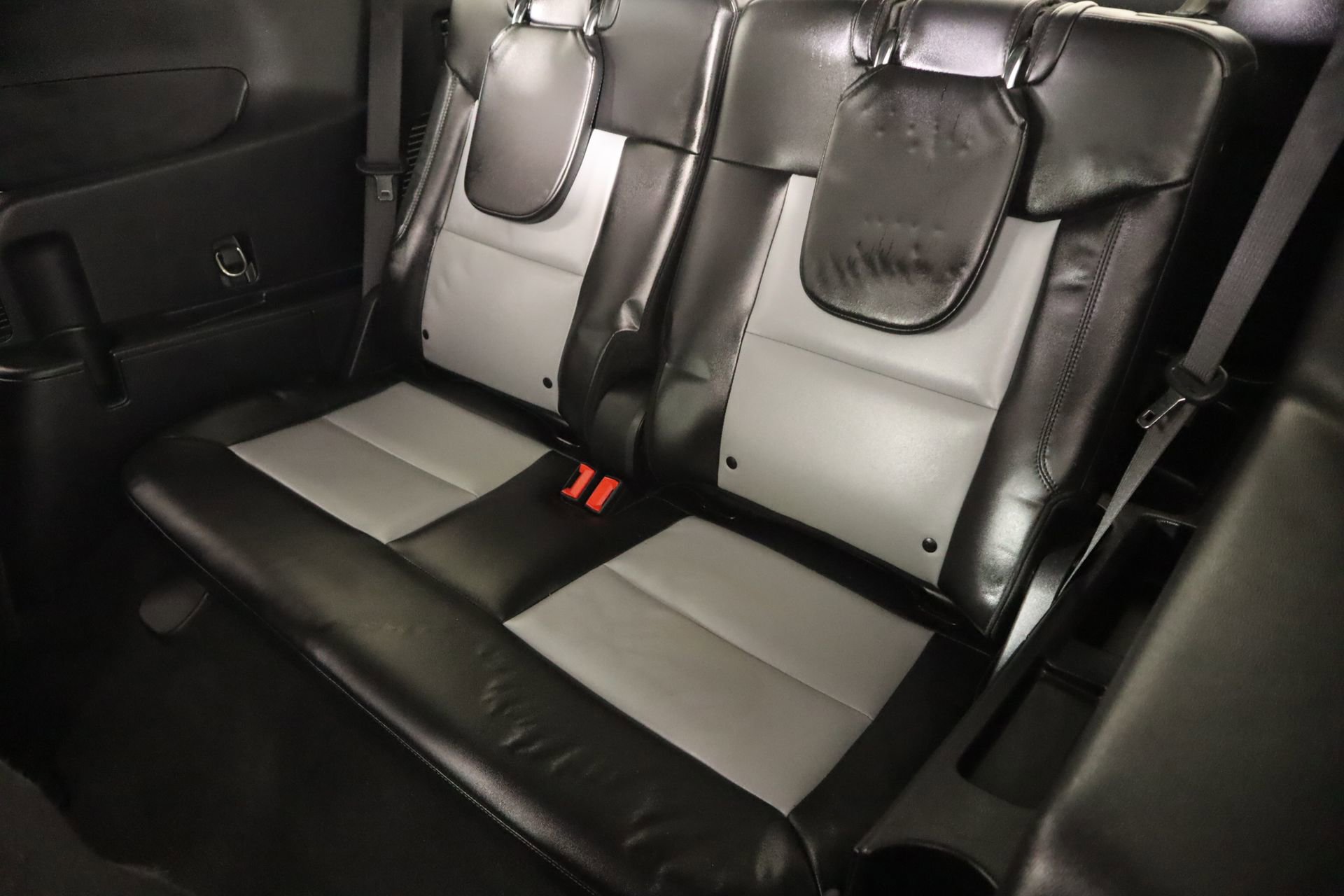 Used 2022 Ford Explorer XLT w/ Equipment Group 202A image 14