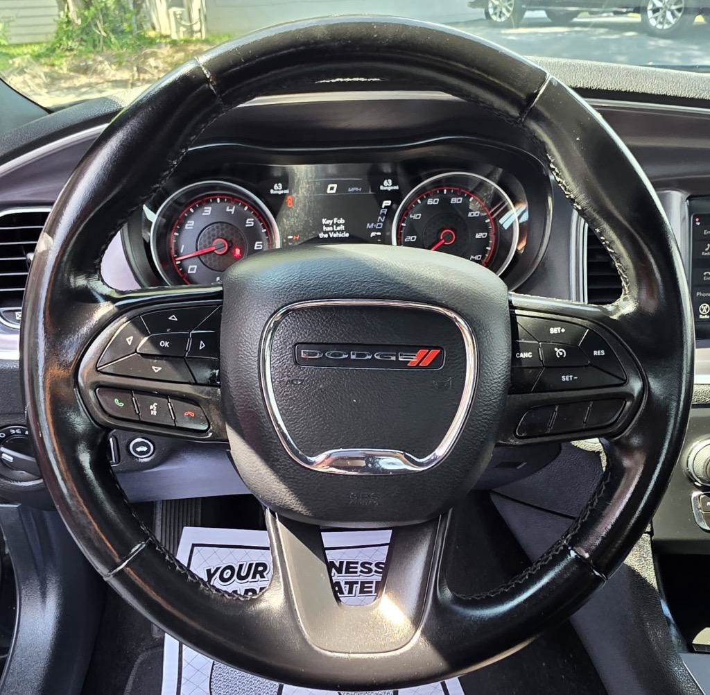 Used 2020 Dodge Charger SXT RWD image 17