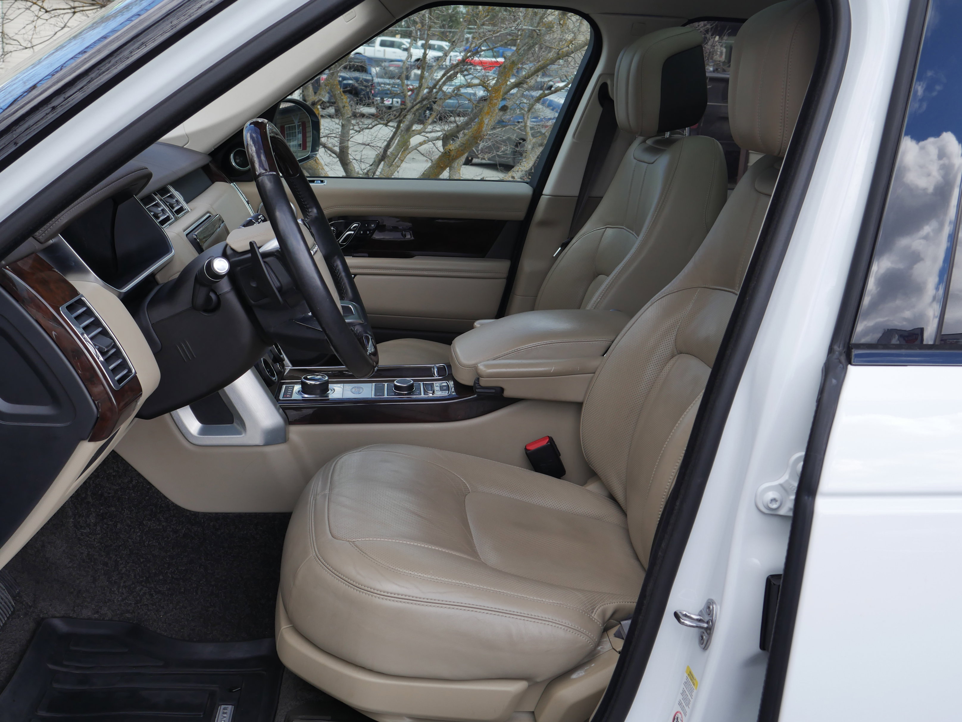 Used 2019 Land Rover Range Rover Supercharged image 3