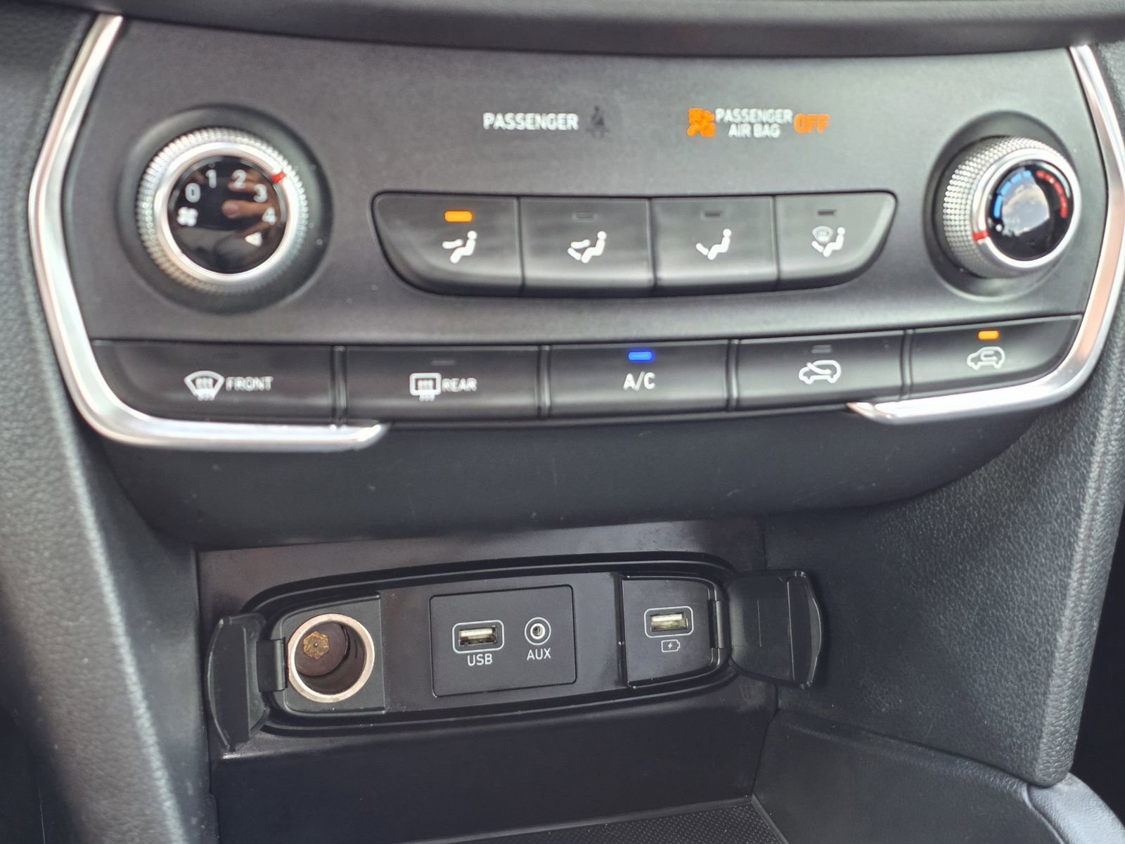Used 2019 Hyundai Santa Fe SE image 22