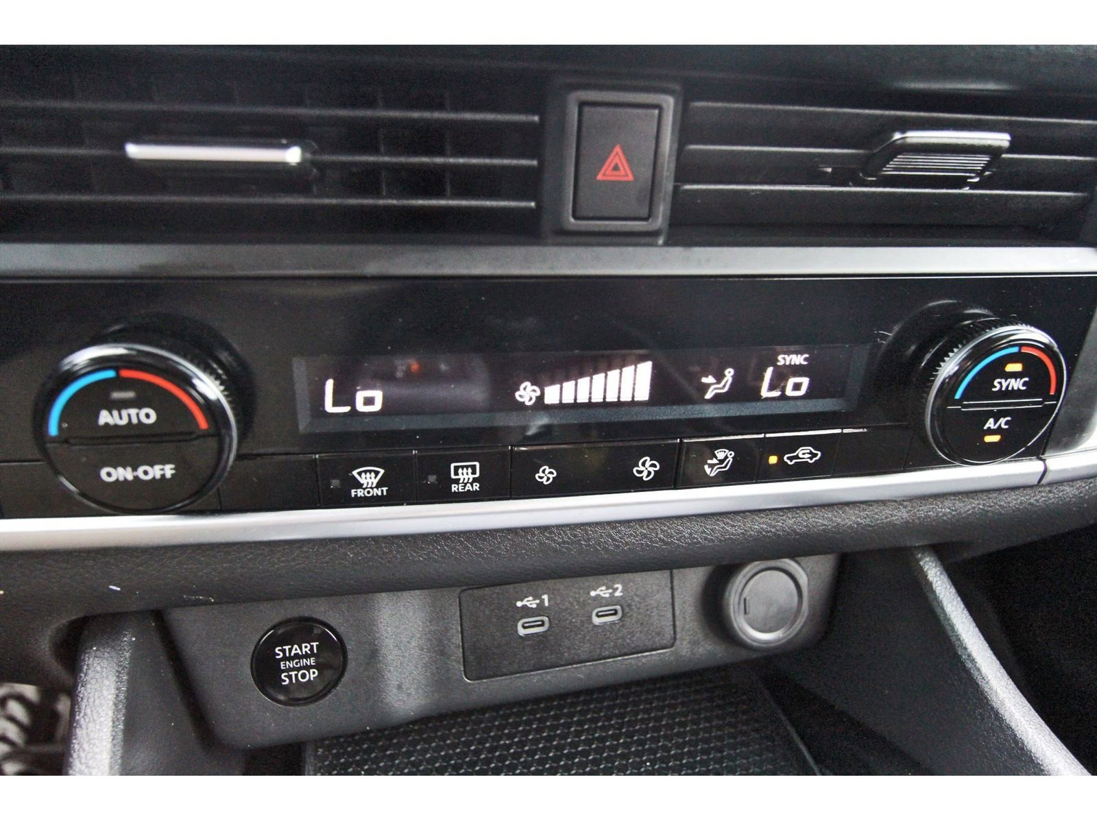 Used 2024 Nissan Rogue SV image 27