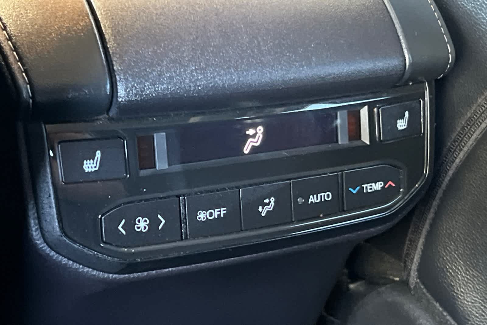 Used 2025 Toyota Highlander Platinum AWD/4WD image 14